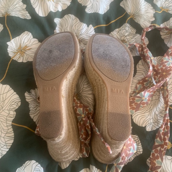 MIA Coquette Wrap Tie Platforms Espadrilles - Picture 6 of 6